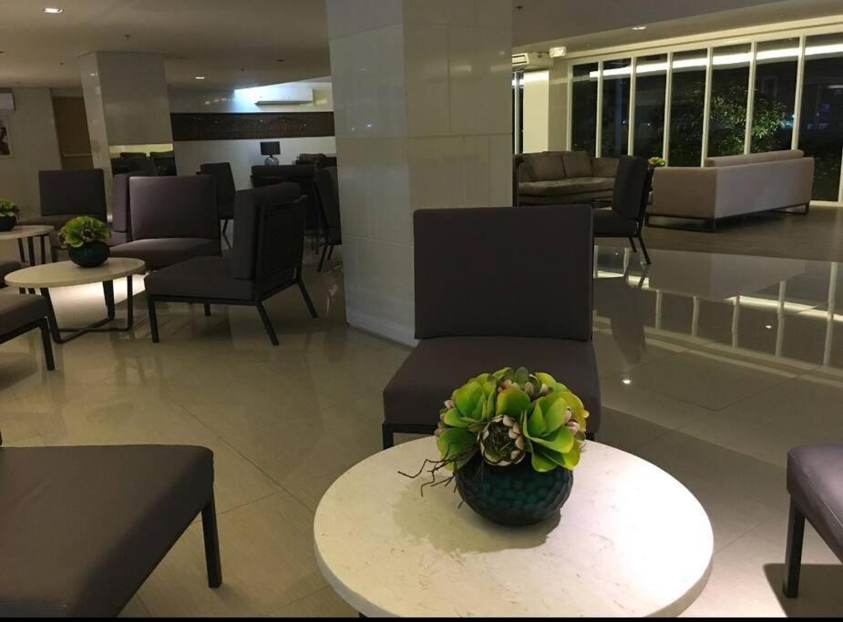 Apartment The Happy Place! 1 Bedroom Perfect For Staycation!