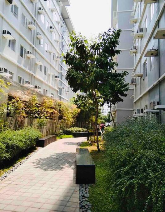 The Happy Place! 1 Bedroom Perfect For Staycation! * Manila