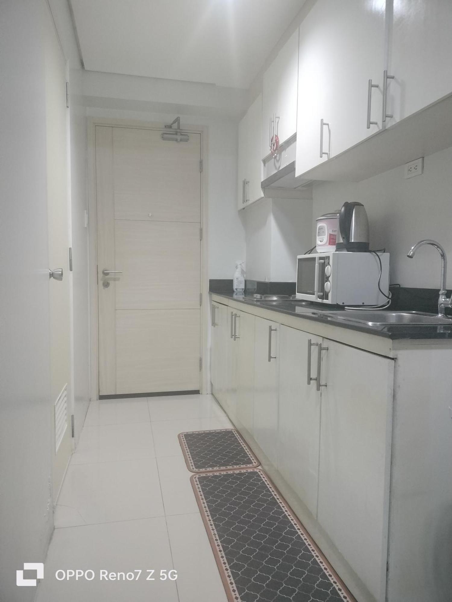 Glenda Place Aurum At Sea Residences Apartment Manila