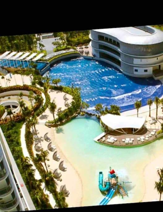 Staycation With Wave Pool At Azure Urban Apartment *