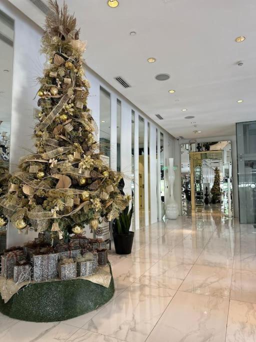 Staycation With Wave Pool At Azure Urban Apartment Manila