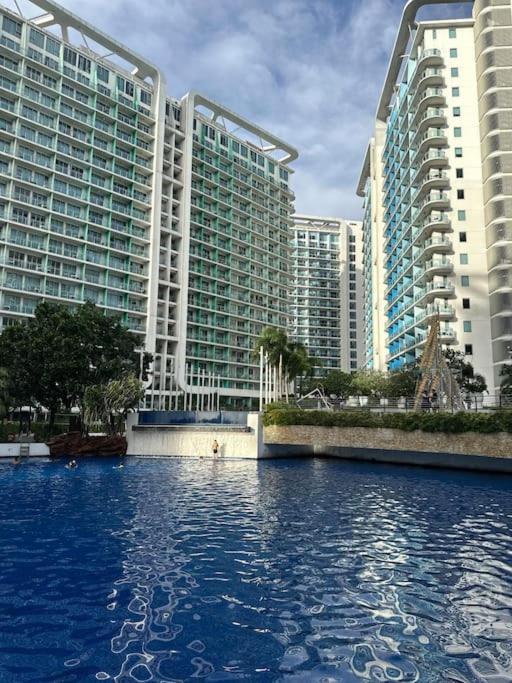 Staycation With Wave Pool At Azure Urban * Manila