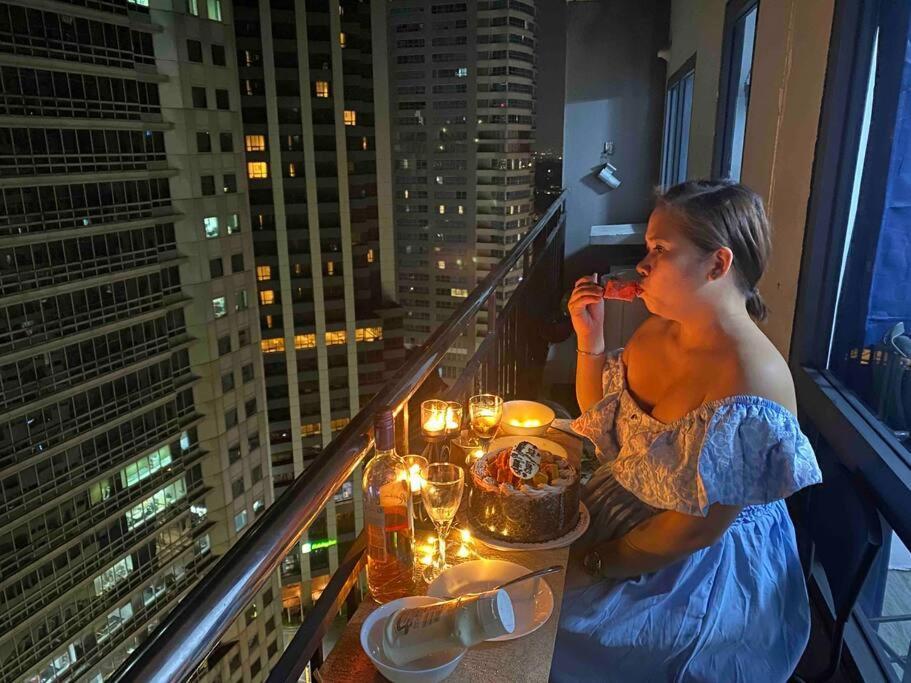 180 Degree View In Ortigas Apartment *