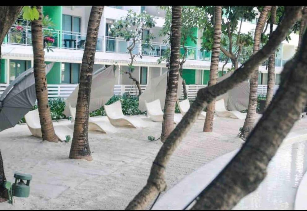 Staycation With Wave Pool At Azure Urban Apartment