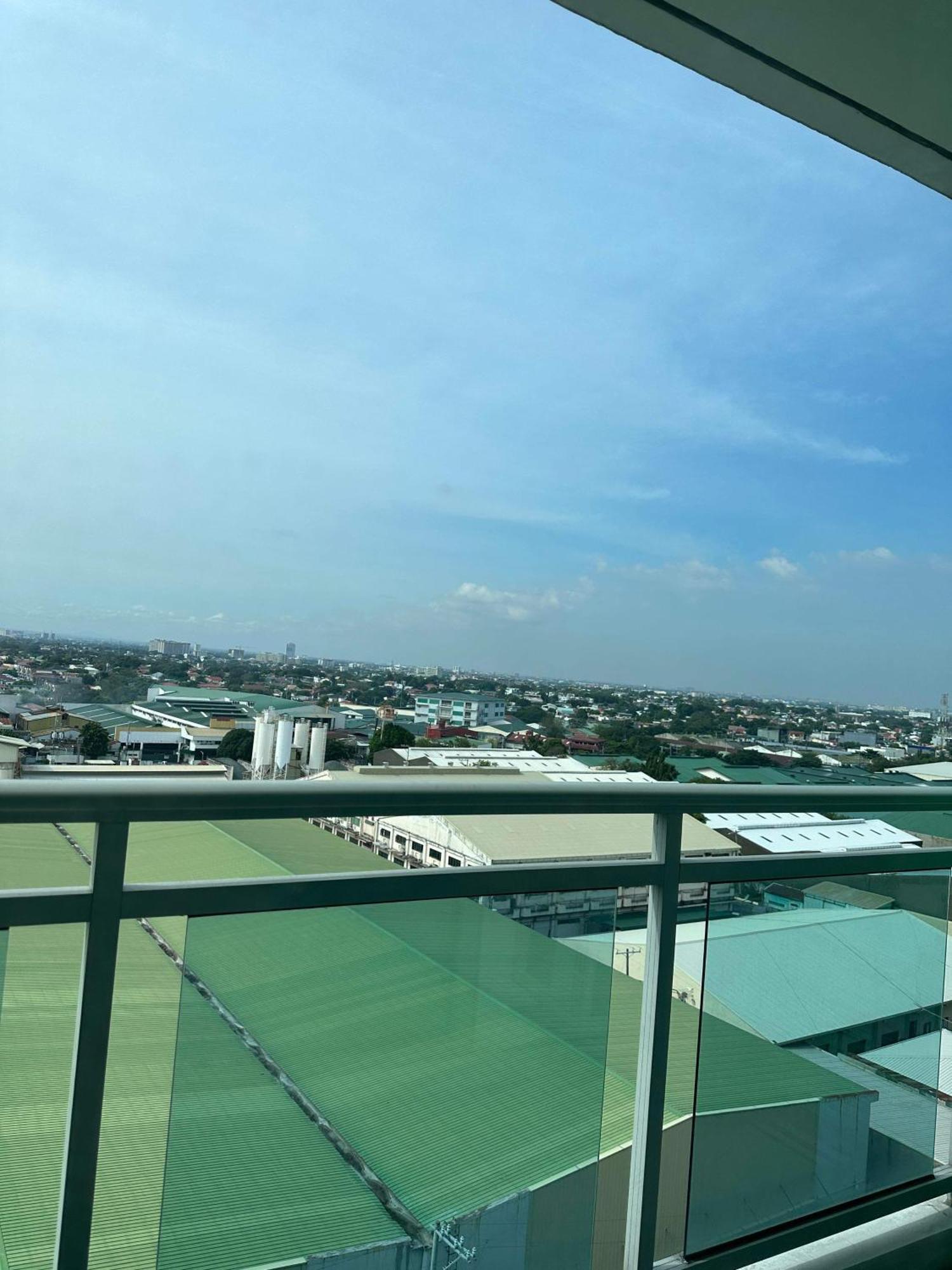 Staycation With Wave Pool At Azure Urban * Manila