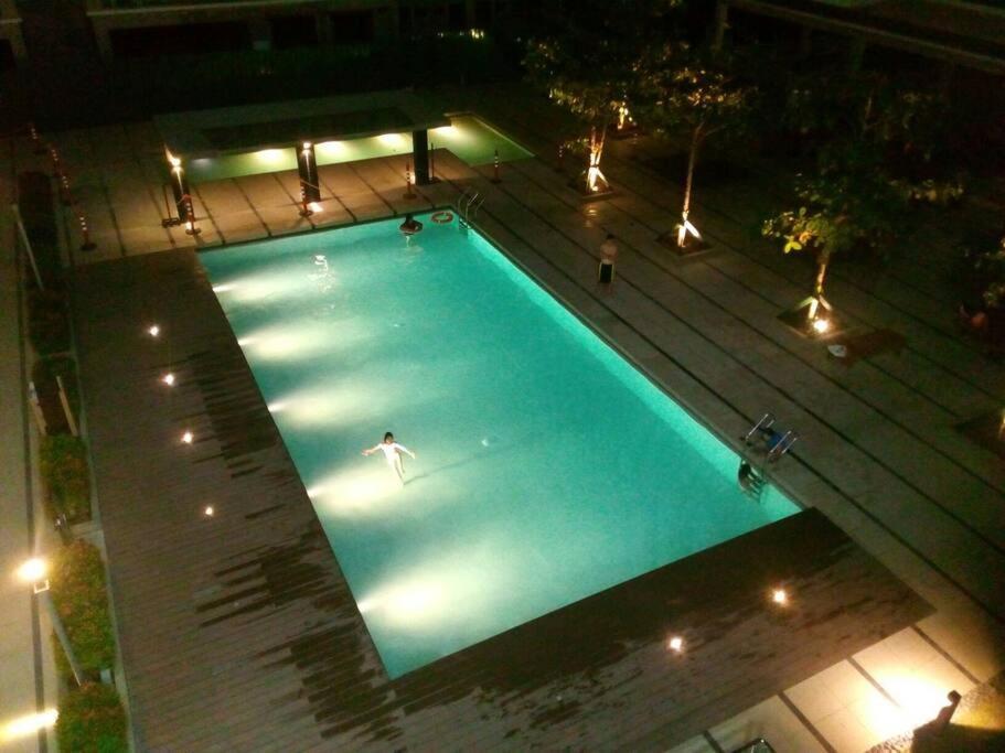 George 2br Netflix Pool Wi-fi Trees Residences Qc