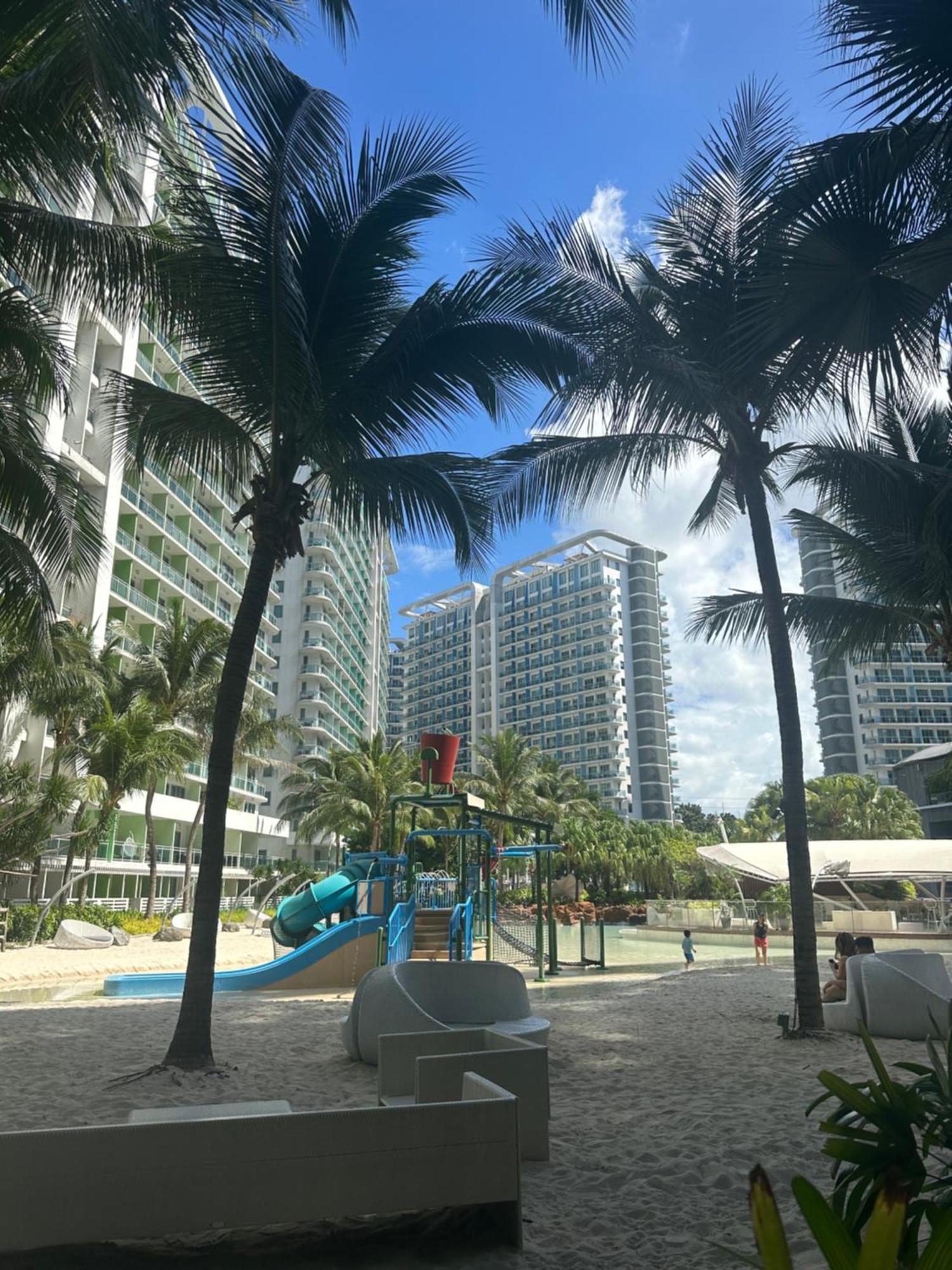Staycation With Wave Pool At Azure Urban * Manila