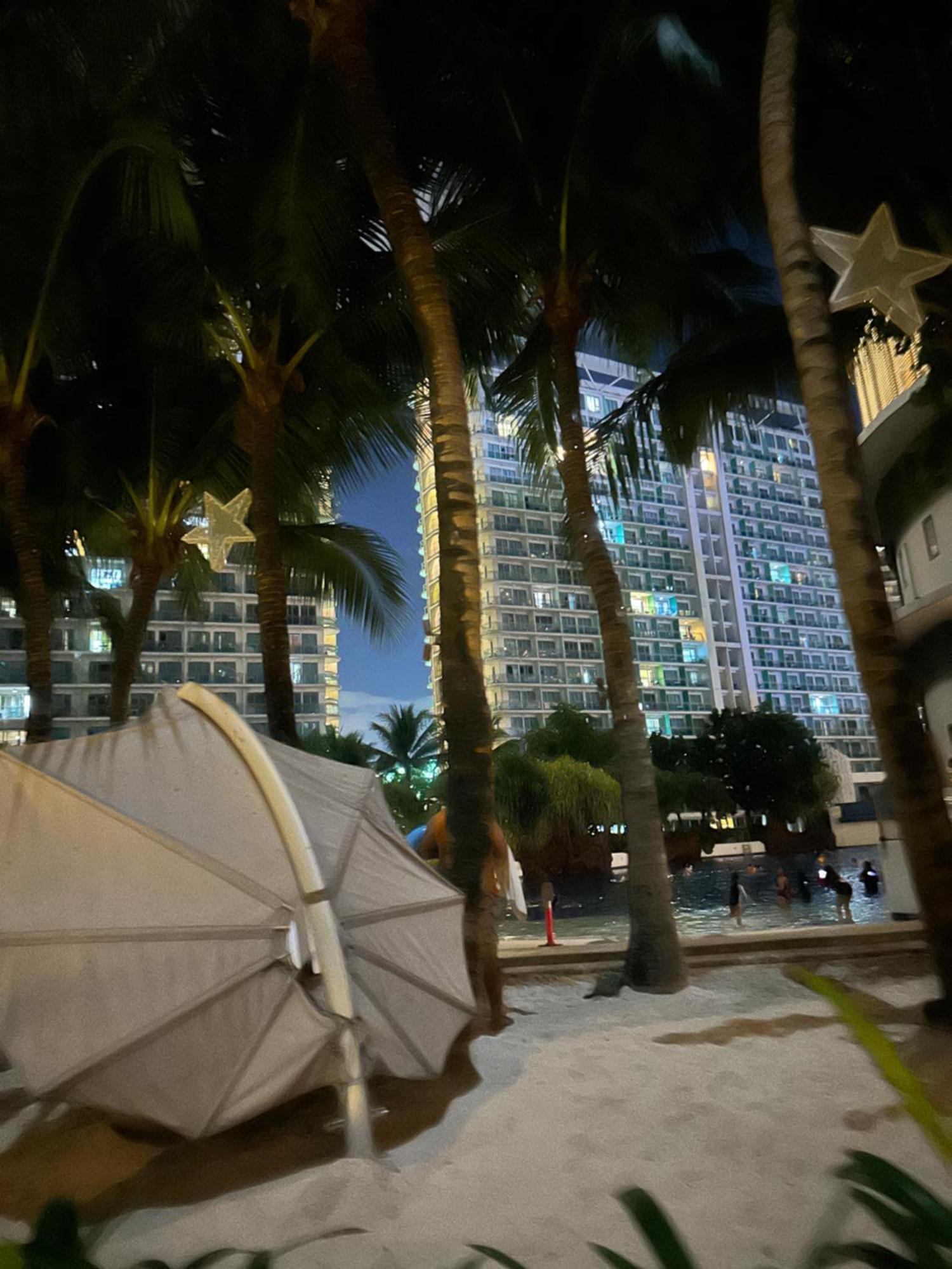 Staycation With Wave Pool At Azure Urban Apartment *