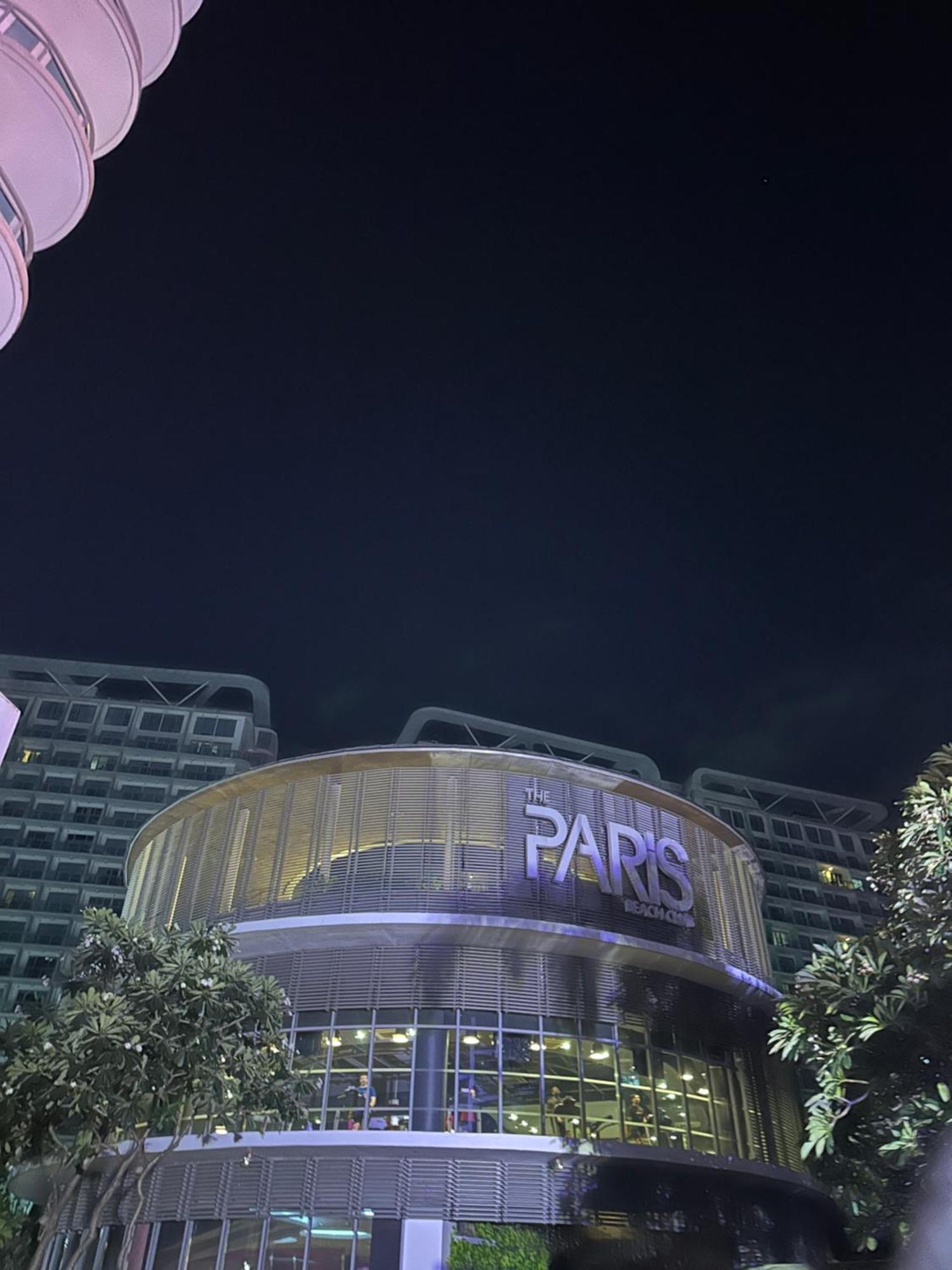 Apartment Staycation With Wave Pool At Azure Urban *