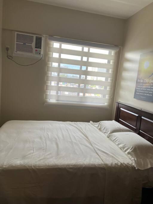 2-bedroom With Balcony In A Setting - H Ivory Apartment *