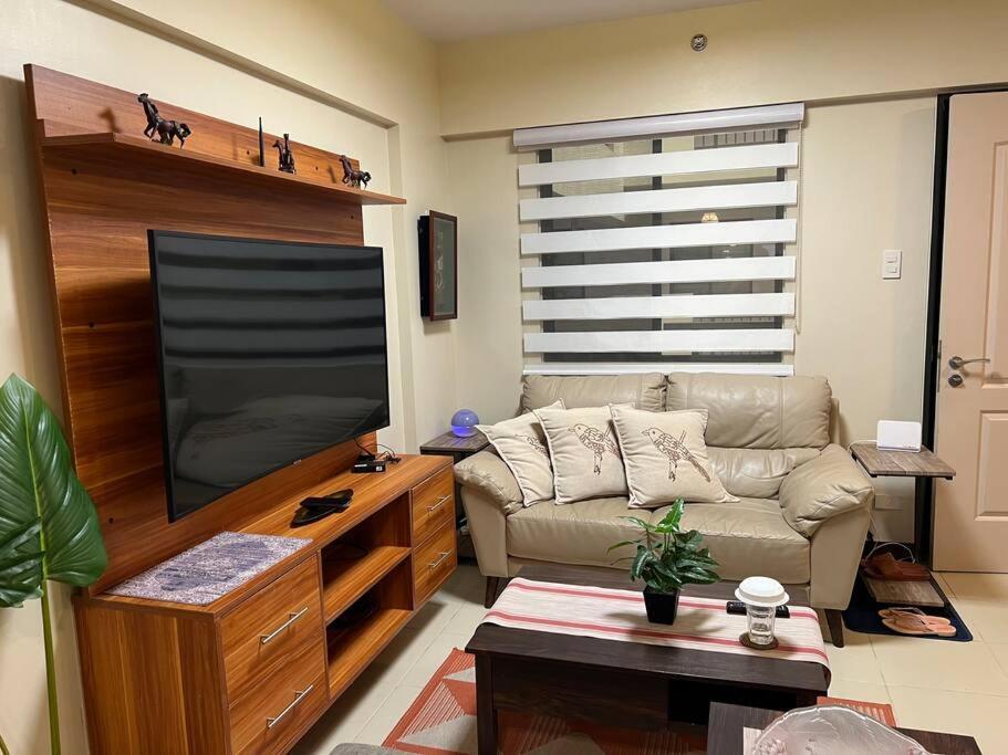 Apartment 2-bedroom With Balcony In A Setting - H Ivory