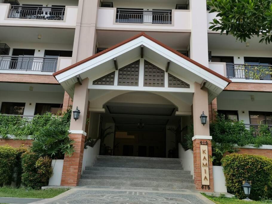 2-bedroom With Balcony In A Setting - H Ivory *