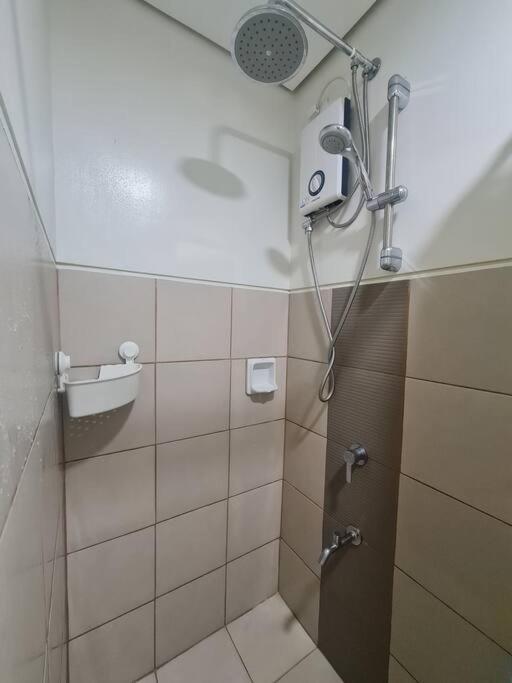 Apartment Paranaque Chic Corner Retreat