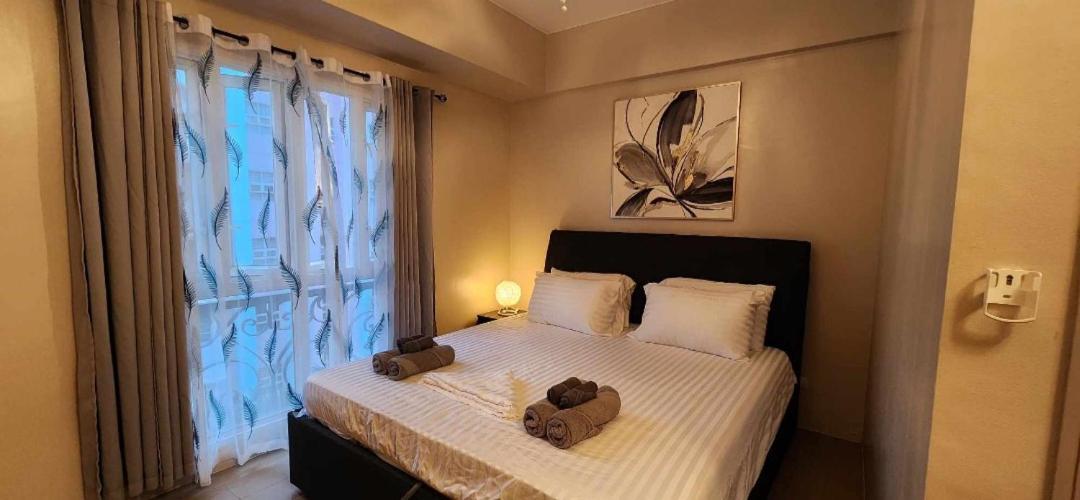 Newport Family In Pasay Near Terminal 3 *