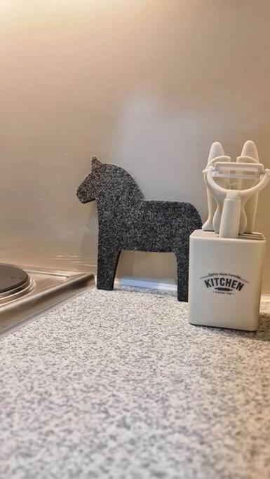 Apartment 1br King, Modern Balcony, Wi-fi, Netflix, Bgc *