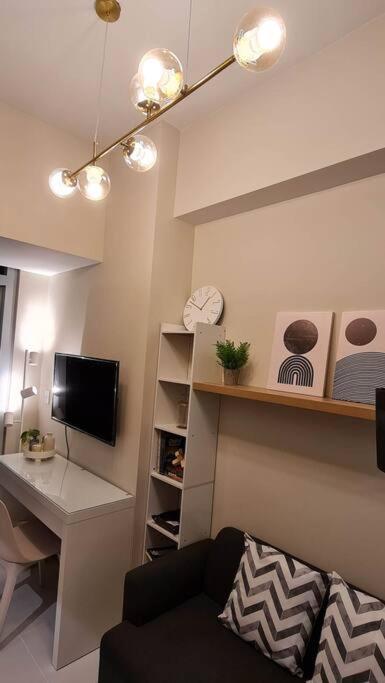 1br King, Modern Balcony, Wi-fi, Netflix, Bgc Manila