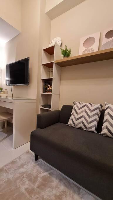 Apartment 1br King, Modern Balcony, Wi-fi, Netflix, Bgc Manila