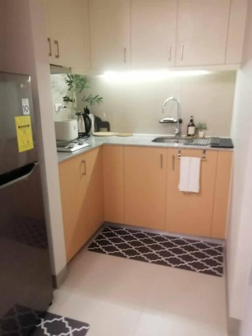 Apartment 1br King, Modern Balcony, Wi-fi, Netflix, Bgc Manila
