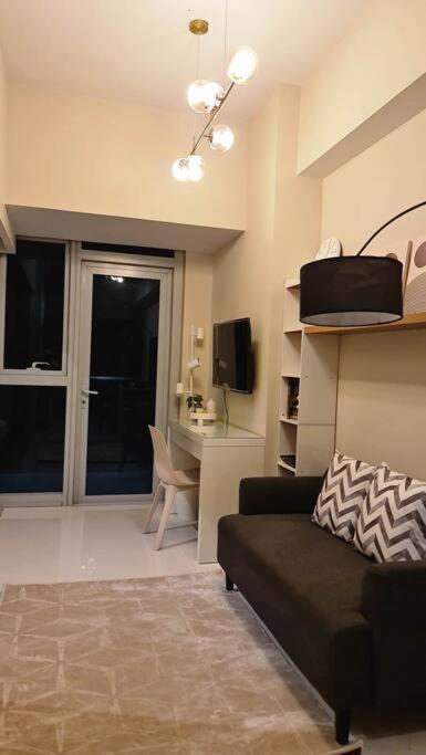 Apartment 1br King, Modern Balcony, Wi-fi, Netflix, Bgc