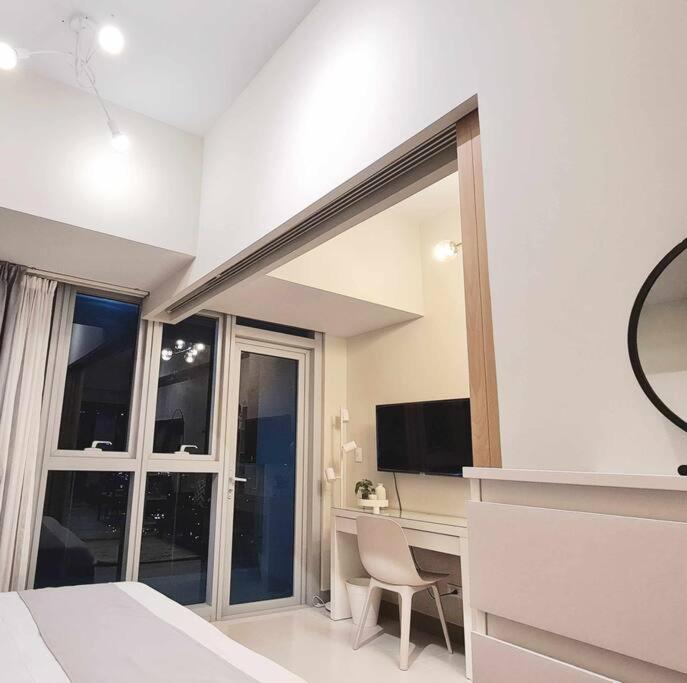 Apartment 1br King, Modern Balcony, Wi-fi, Netflix, Bgc *
