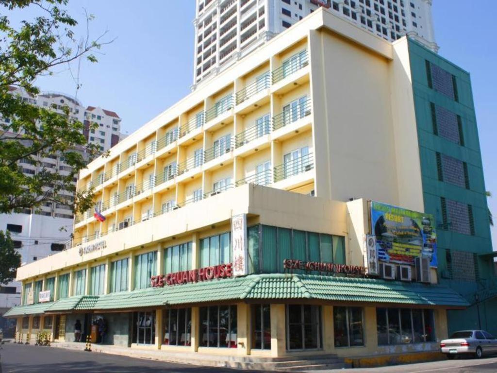 Aloha Roxas Boulevard * Manila