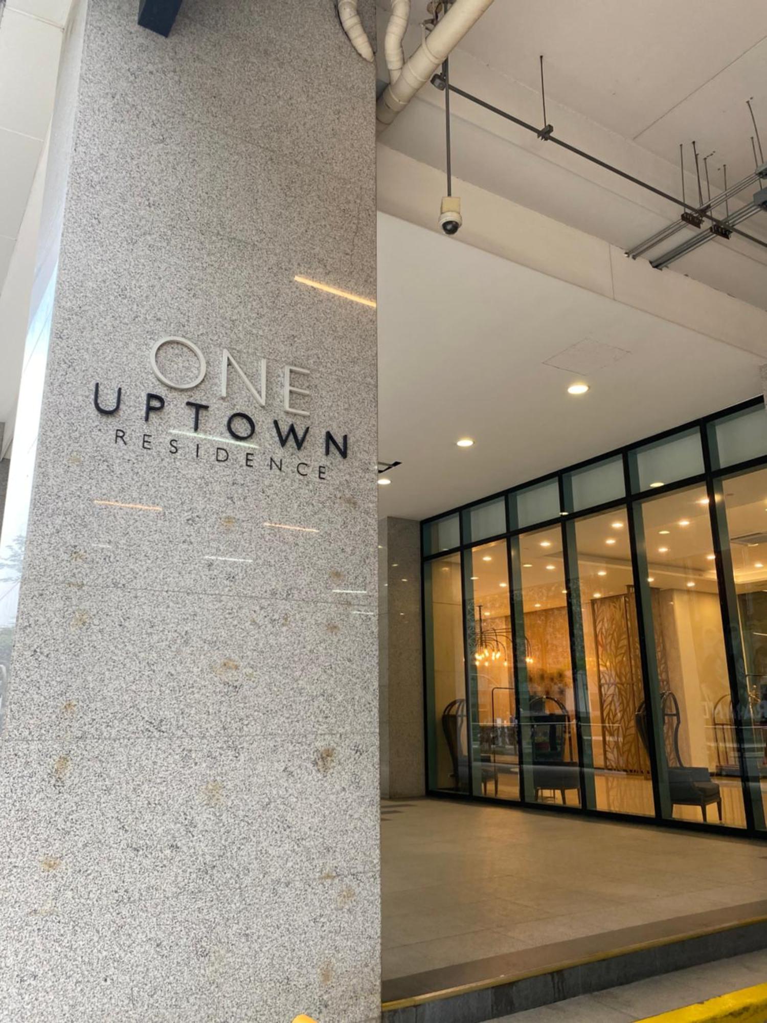 1 Bedroom Uptown Bgc Across Uptown Mall Apartment