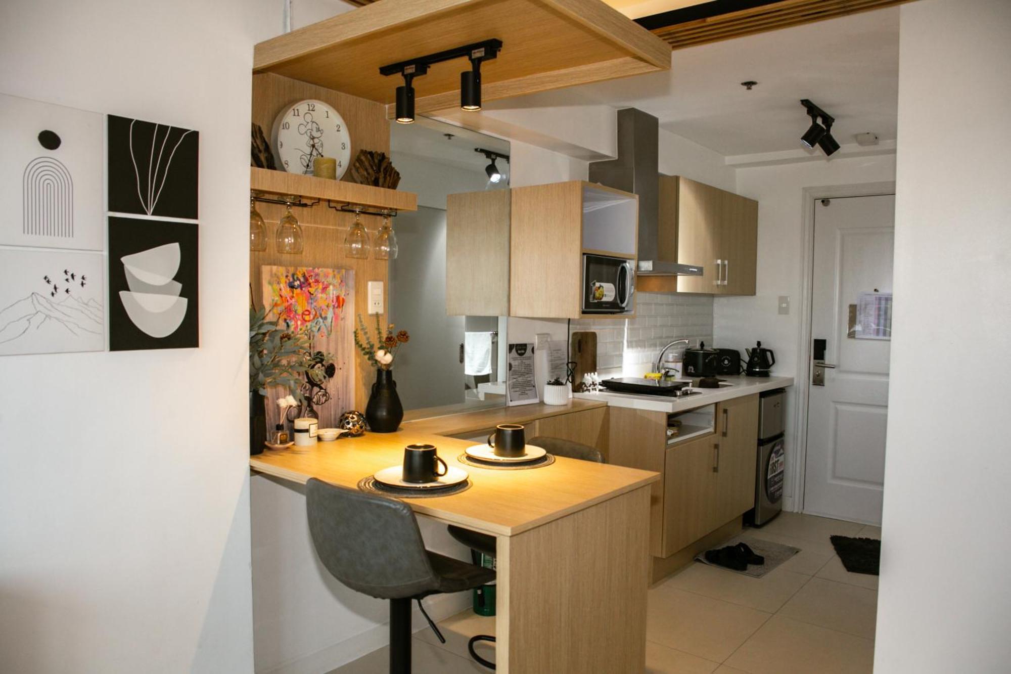 Quezon Stylish Unit With A Mickey Vibe Apartment *