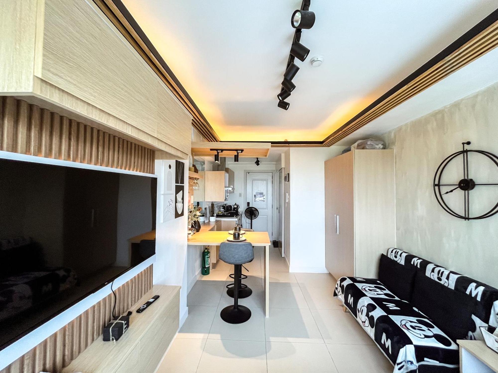 Apartment Quezon Stylish Unit With A Mickey Vibe *
