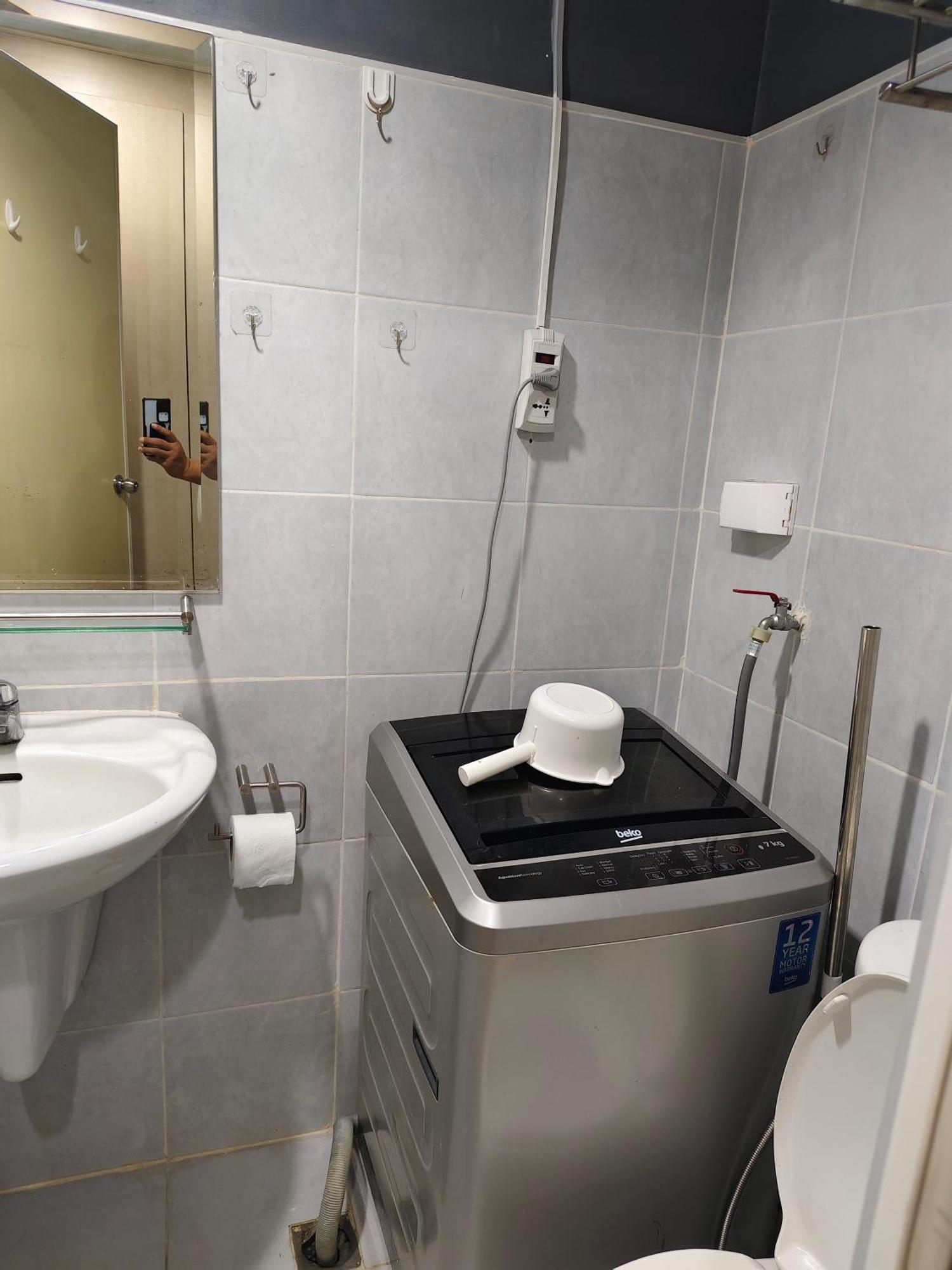 2 Bedrooms Near Mall Of & Airport *