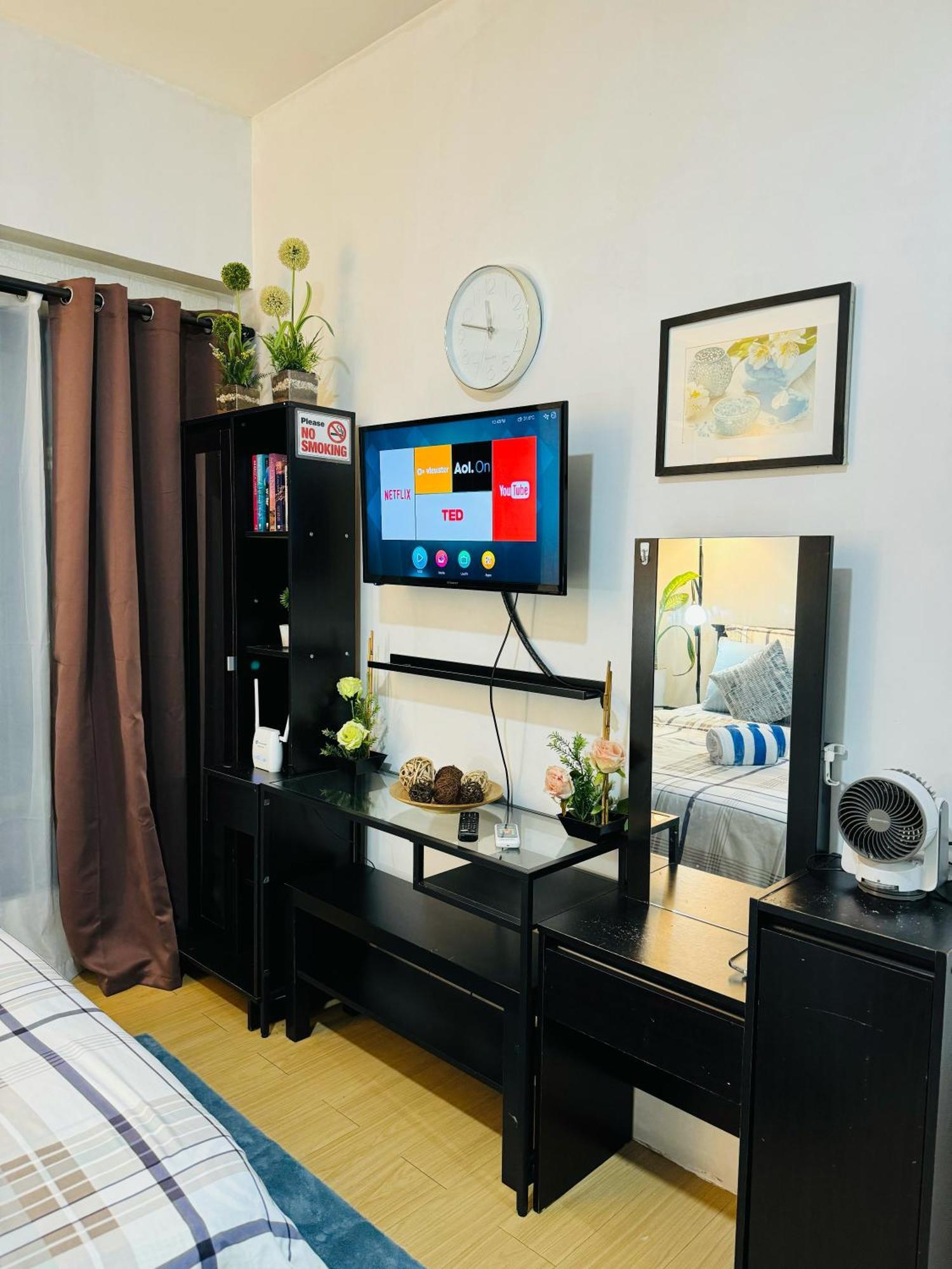 Vinia Infinity 2 Near Malls With Wifi Netflix And Karaoke * Manila