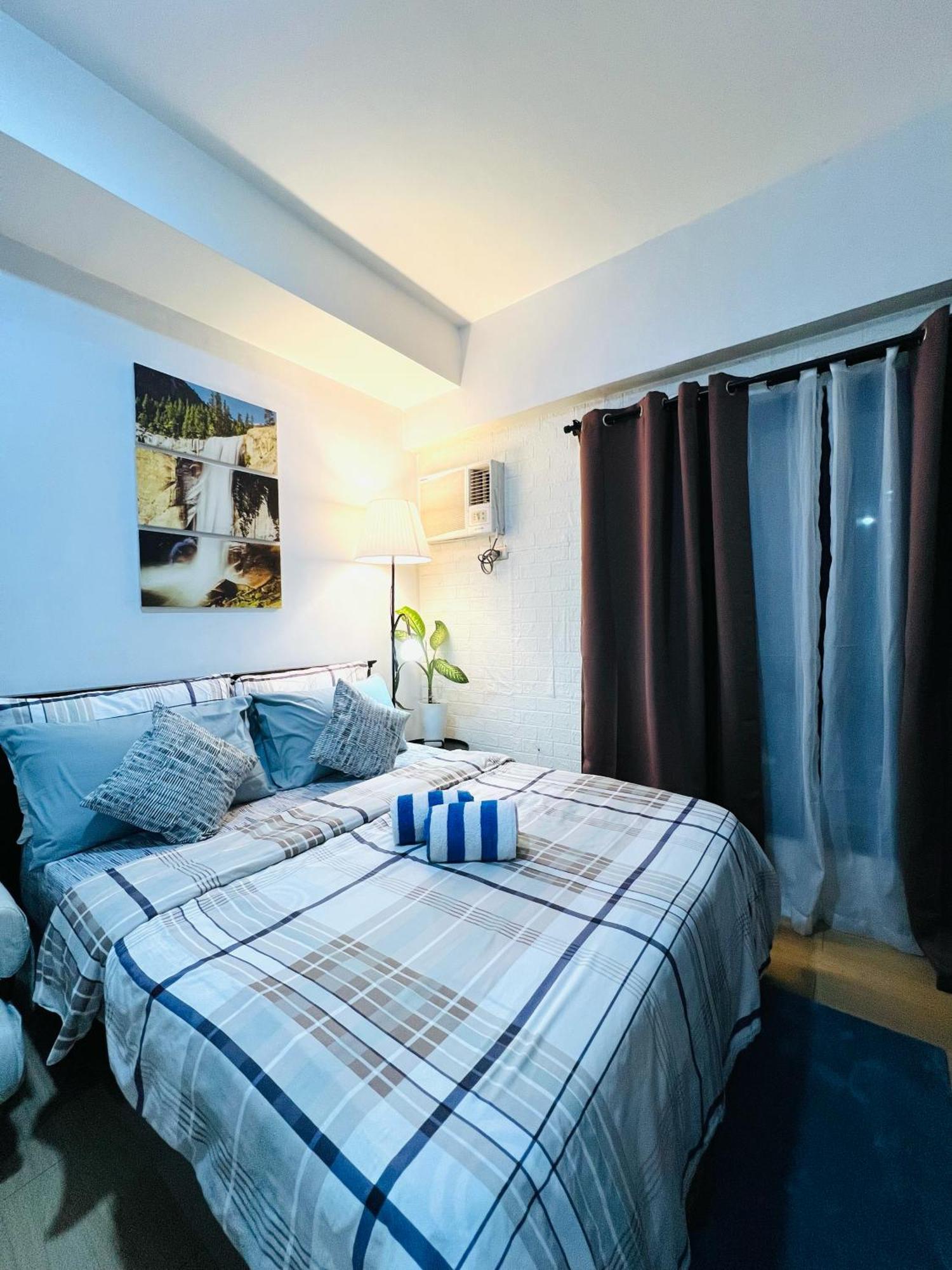 Vinia Infinity 2 Near Malls With Wifi Netflix And Karaoke Apartment Manila