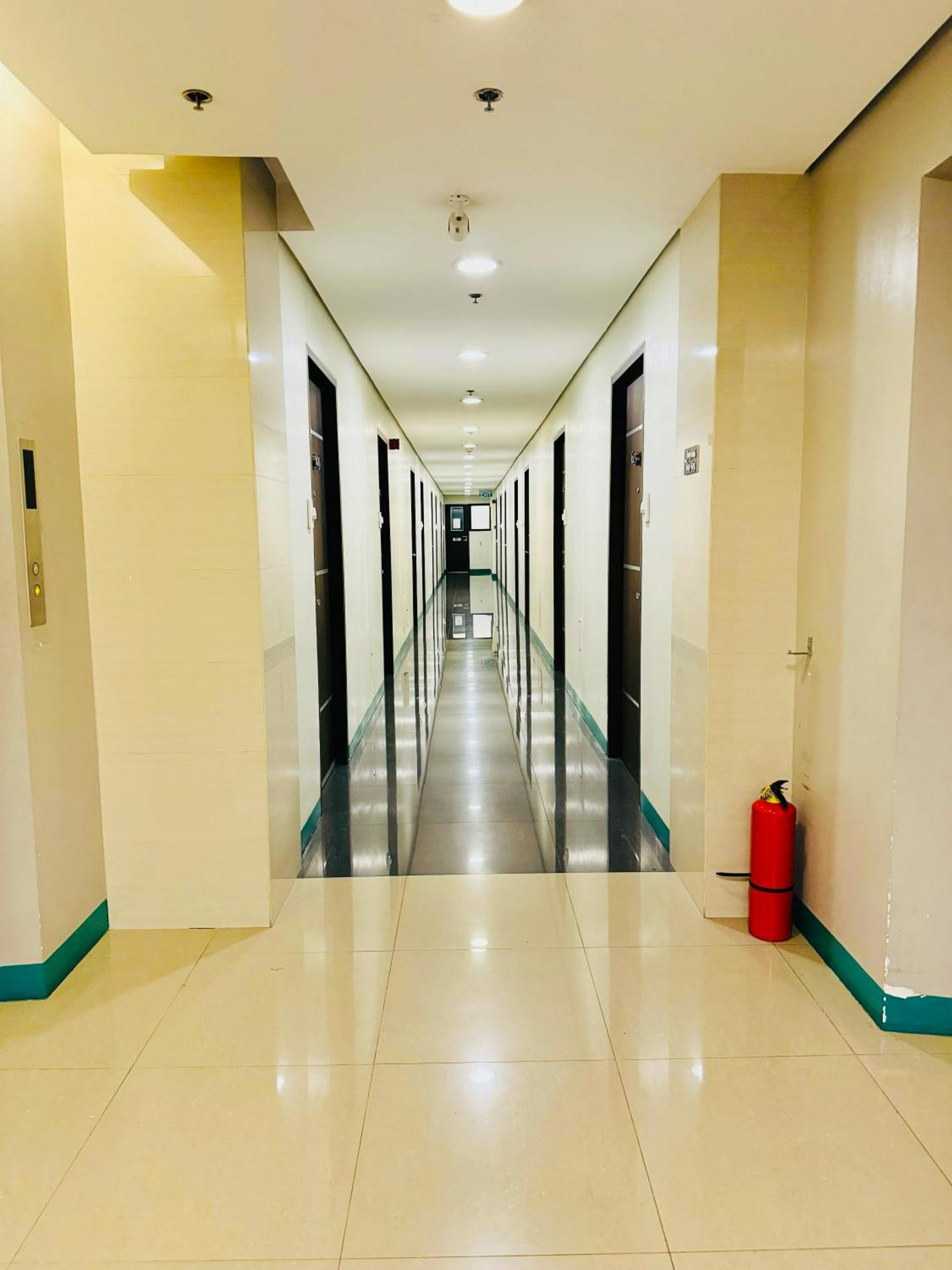 Vinia Infinity 2 Near Malls With Wifi Netflix And Karaoke Manila