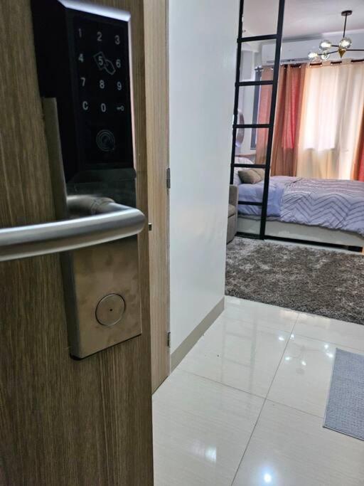 Deluxe Escape Shore 2 Residences Near Moa Apartment Manila