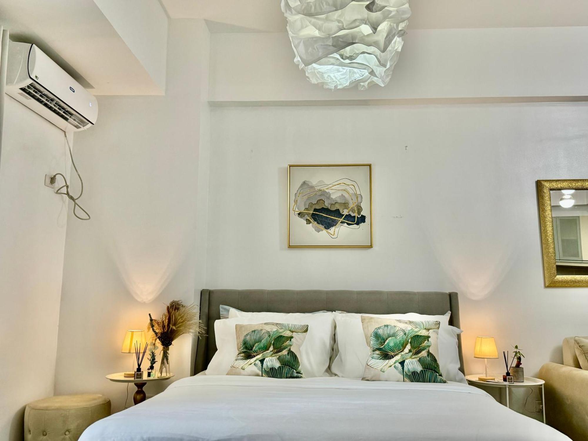 Bell Place At Venice Luxury Mckinley Hill Apartment