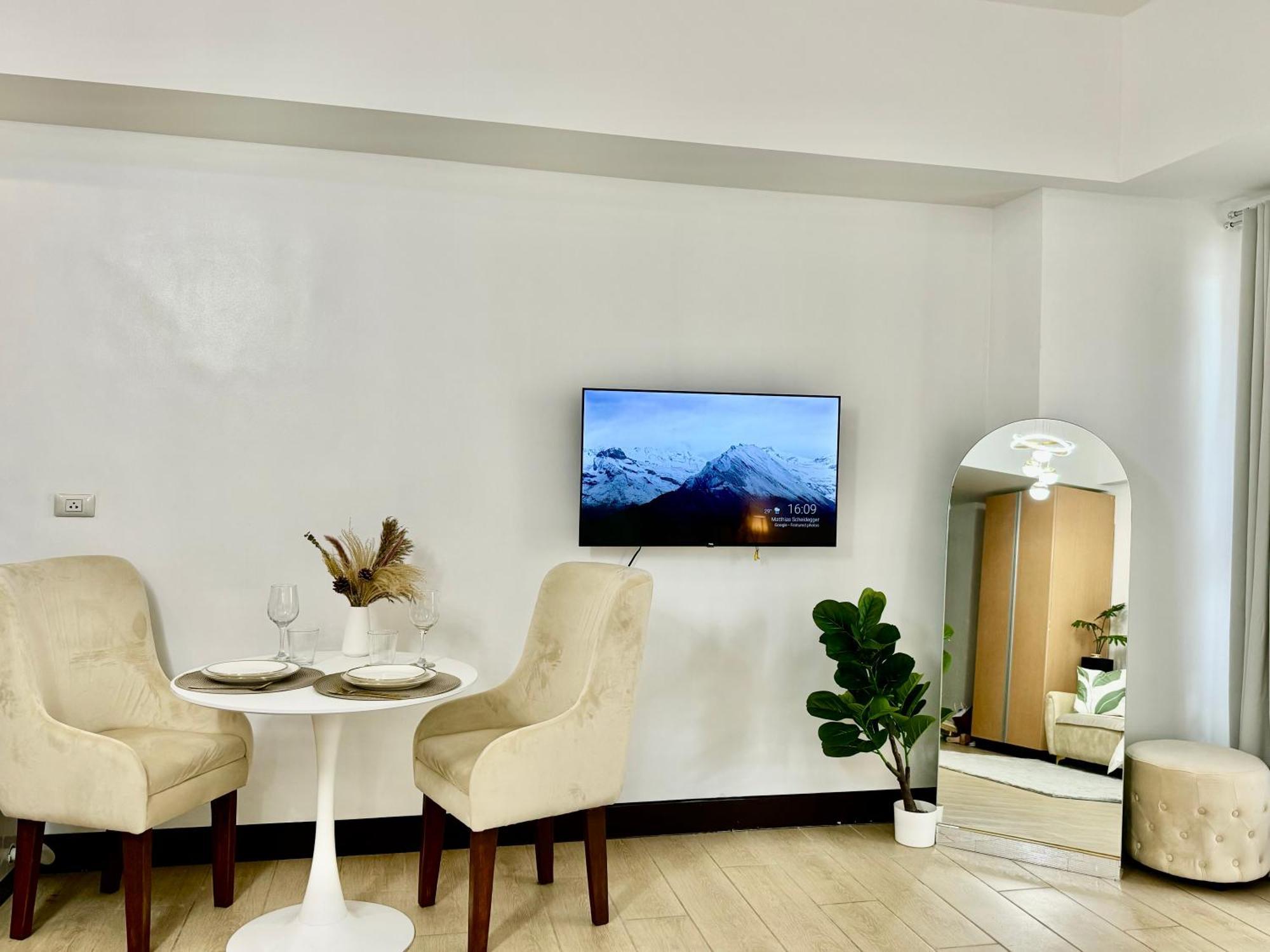 Bell Place At Venice Luxury Mckinley Hill Apartment Manila