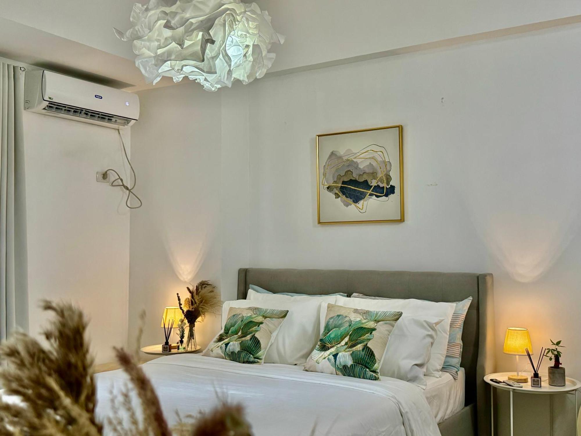 Bell Place At Venice Luxury Mckinley Hill *