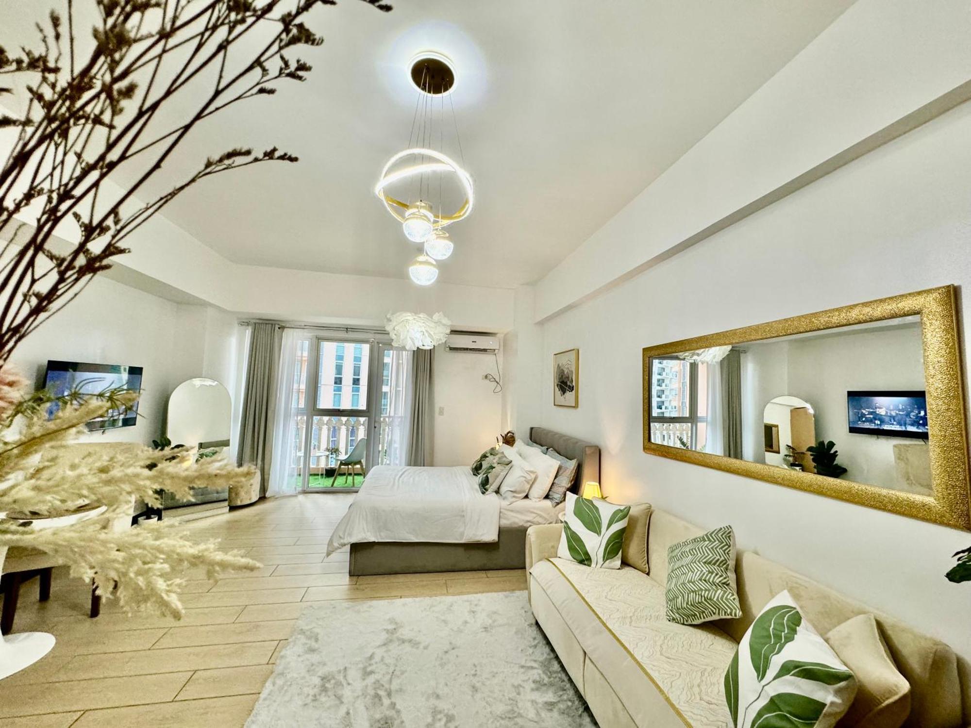 Bell Place At Venice Luxury Mckinley Hill * Manila