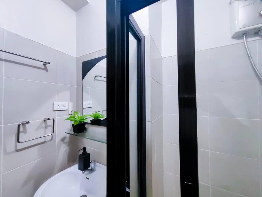 1br Condotel Ridgewood Towers Taguig #rw07 *