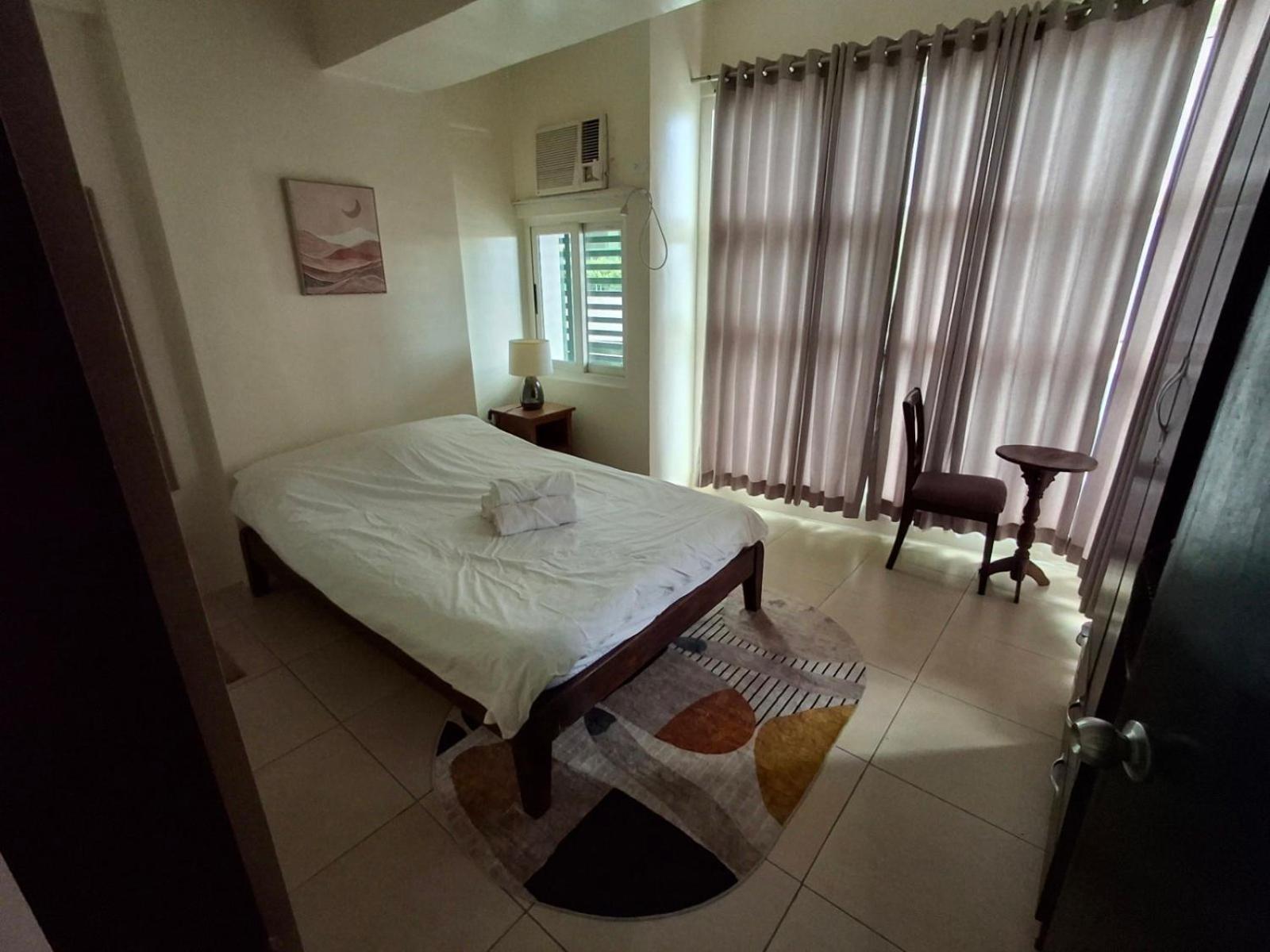 Apartment Cozy Corner Unit Manila