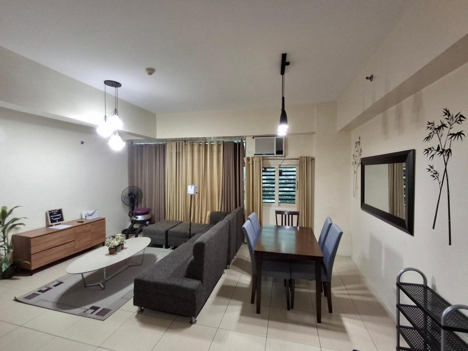 Cozy Corner Unit * Manila