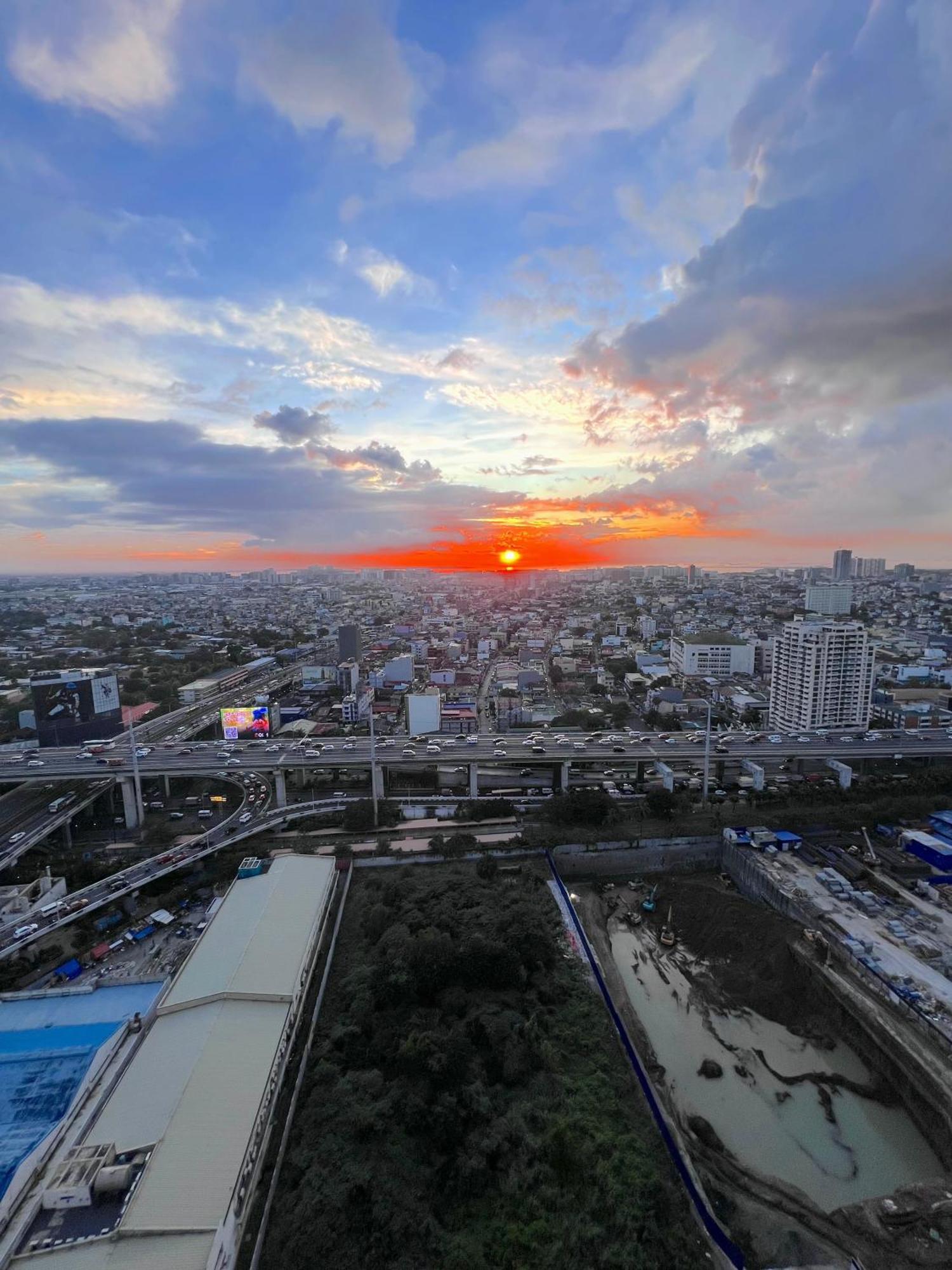 Cozy 1 Bedroom San Lorenzo Place Netflix 4km Naia * Manila