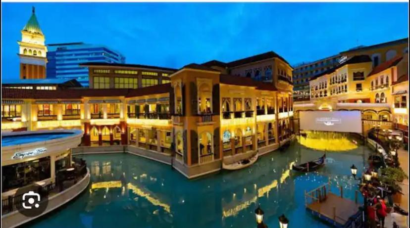 Bell Place At Venice Luxury Mckinley Hill * Manila