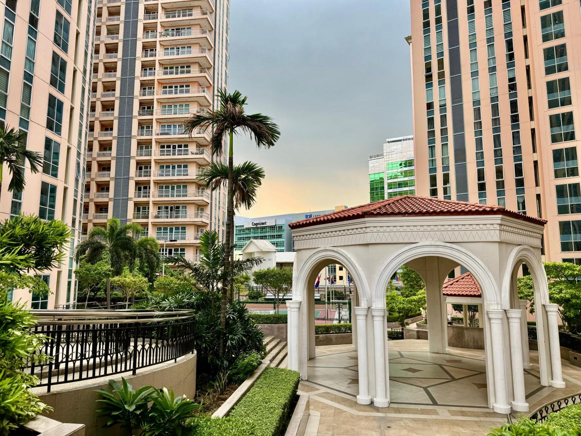 Bell Place At Venice Luxury Mckinley Hill Apartment Manila