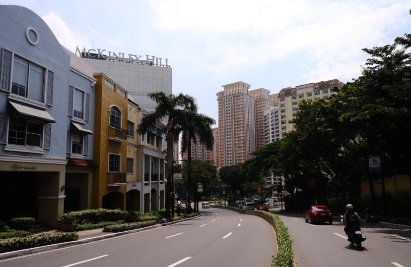 Bell Place At Venice Luxury Mckinley Hill * Manila