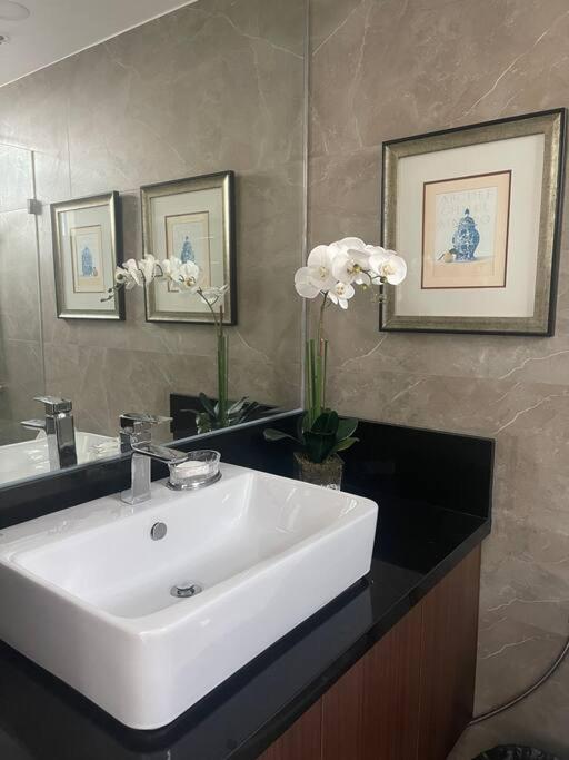 Apartment 3br At Greenhills Shopping Centre