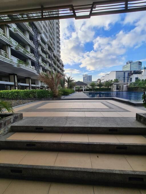 Torre De Unit 1720 Taft Avenue Unit 1720