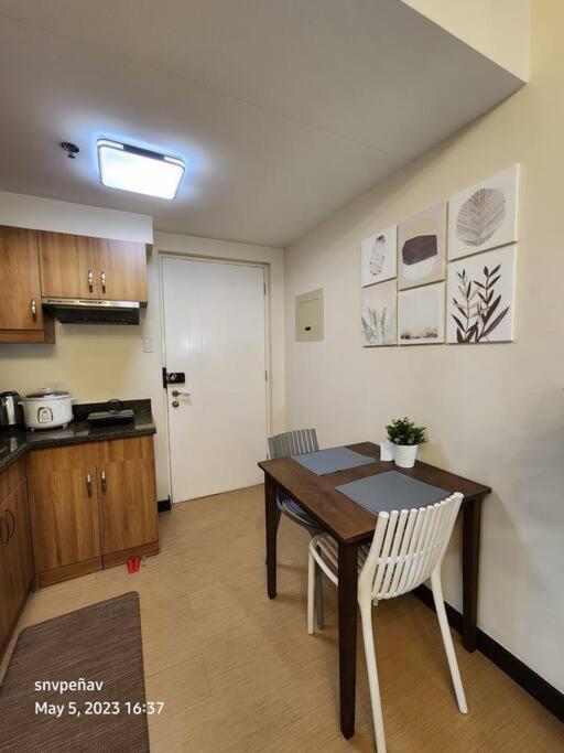 Torre De Unit 1720 Taft Avenue Unit 1720 *