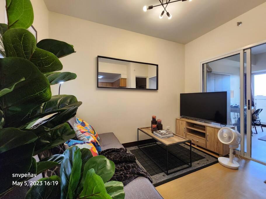 Torre De Unit 1720 Taft Avenue Unit 1720 Apartment