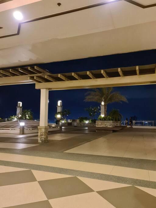 Torre De Unit 1720 Taft Avenue Unit 1720