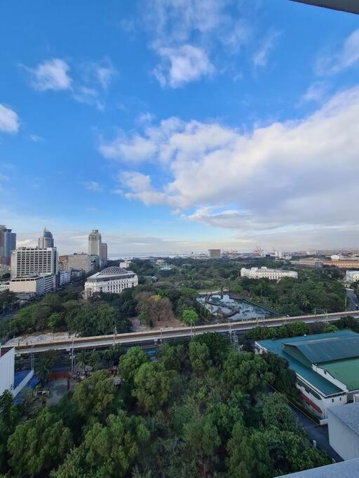 Torre De Unit 1720 Taft Avenue Unit 1720 *